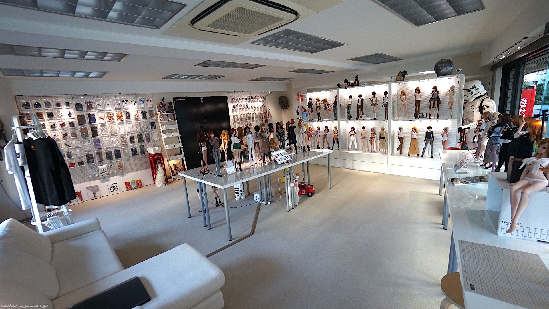 Smart Doll Retail Stores