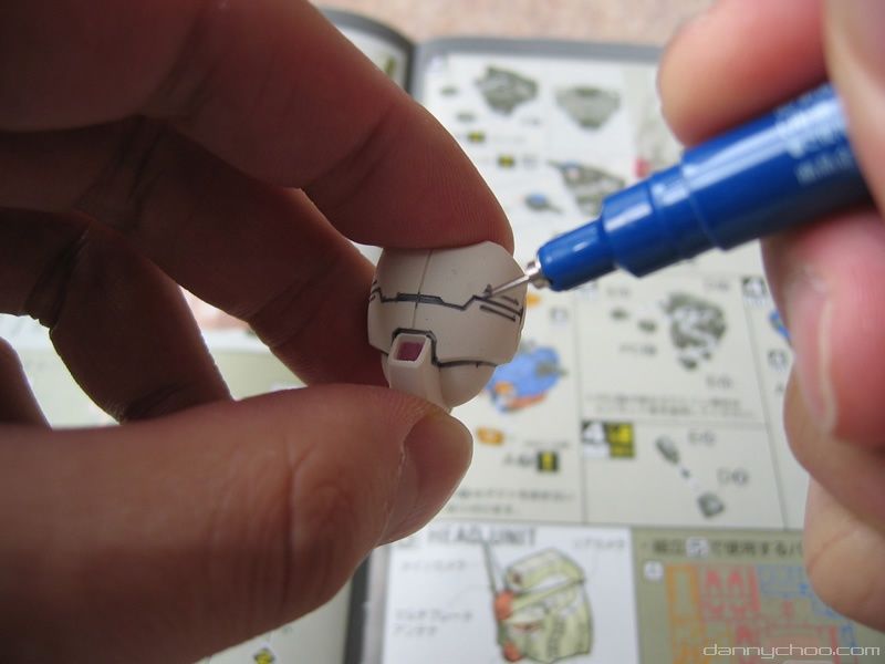 How to use Gundam Markers  Yo Wazzap!! For those who are new to Gunpla  hobby, here is my fourth gunpla tutorial where I show the basic way on how  to use